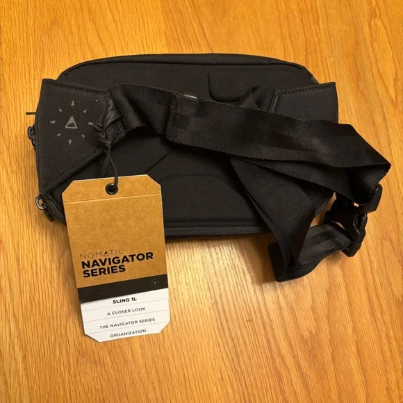Nomatic Navigator Sling 1L Black NWT Minimal Travel Crossbody Bag Tech - Picture 8 of 8